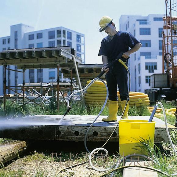 高压清洗机在现代装配式建筑业铝模、混泥土拉毛、剪力墙水泥涂层的表面高压清洗运用